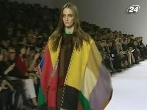 Впевнену і зрілу колекцію представив дім моди Chloe Впевнену і зрілу колекцію представив дім моди Chloe