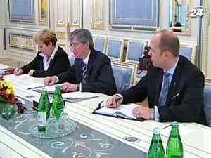 Конгрес українців закликає не закривати українські школи Конгрес українців закликає не закривати українські школи