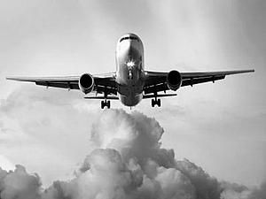 Два літаки Каддафі змінили курс і летять не в Європу, а в Каїр Два літаки Каддафі змінили курс і летять не в Європу, а в Каїр