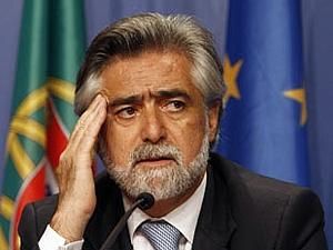 Міністр закордонних справ Португалії зустрінеться з представниками Каддафі Міністр закордонних справ Португалії зустрінеться з представниками Каддафі