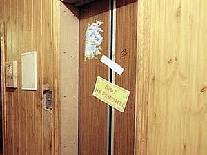 У ЖЕКу сумніваються, що ліфт обірвався У ЖЕКу сумніваються, що ліфт обірвався