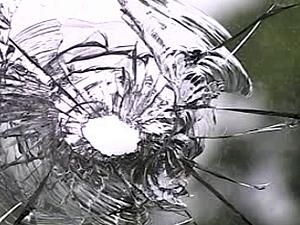 Херсонщина: невідомі на автомобілі обстріляли рейсовий автобус Херсонщина: невідомі на автомобілі обстріляли рейсовий автобус