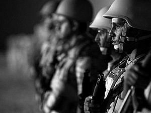 Поліція Саудівської Аравії посилено патрулює вулиці перед антиурядовою демонстрацією Поліція Саудівської Аравії посилено патрулює вулиці перед антиурядовою демонстрацією