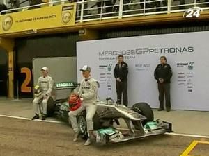 "Mercedes" вибухнув швидкістю у четвертий день випробувань "Mercedes" вибухнув швидкістю у четвертий день випробувань