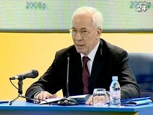 Тема тижня: Азаров ілюстровано розповідав як добре стало жити українцям Тема тижня: Азаров ілюстровано розповідав як добре стало жити українцям