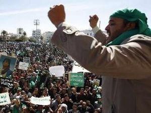 Прихильники Каддафі стверджують, що захопили місто Марса-Брега Прихильники Каддафі стверджують, що захопили місто Марса-Брега