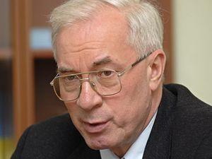 Азаров: У нас нет конкуренции на бензин