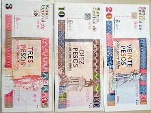 Куба приравняла песо к доллару