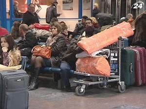 49% молоді хочуть виїхати з України назавжди 49% молоді хочуть виїхати з України назавжди