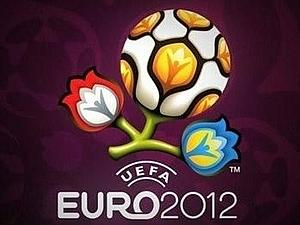 Азаров создал оргкомитет по торжественному открытию стадионов