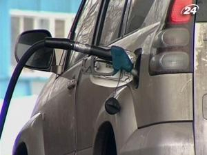 АМКУ перенес объявление решения по повышению цен на бензин 