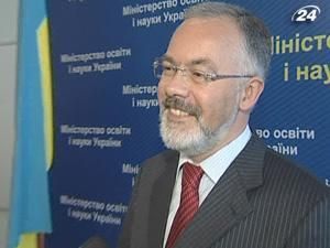 Табачник будет защищать земли детсадов и школ Табачник будет защищать земли детсадов и школ