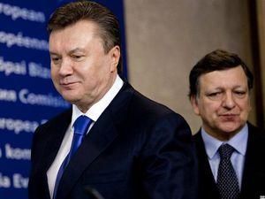 Януковичу потрібно обрати між Баррозу та Лукашенко