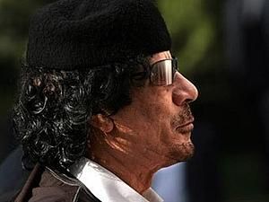 Літаки Каддафі бомбардують аеропорт Літаки Каддафі бомбардують аеропорт