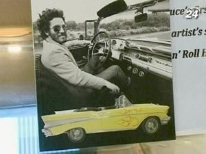 Найдорожчим лотом є кабріолет Брюса Спрінґстіна - $500 тис. Найдорожчим лотом є кабріолет Брюса Спрінґстіна - $500 тис.