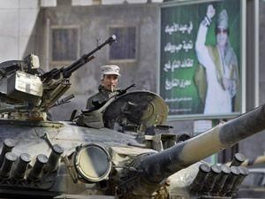 В Бенгази вошли танки армии Каддафи