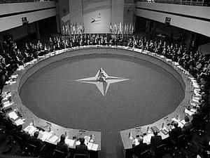 НАТО планирует военную операцию в Ливии НАТО планирует военную операцию в Ливии