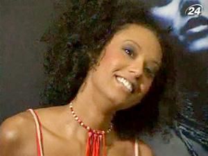 Mel B хоче знову возз’єднати Spice Girls Mel B хоче знову возз’єднати Spice Girls