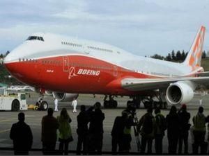 Найдовший пасажирський літак у повітрі Найдовший пасажирський літак у повітрі