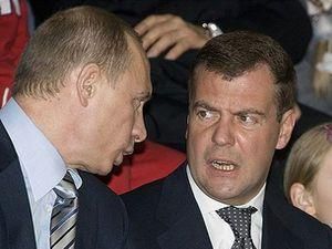 Медведєв розкритикував висловлювання Путіна про Лівію