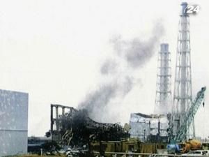 Вследствие задымления над реакторами прекратили работы на "Фукусима-1"
