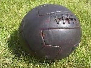 У музеї представили найстаріший м’яч У музеї представили найстаріший м’яч