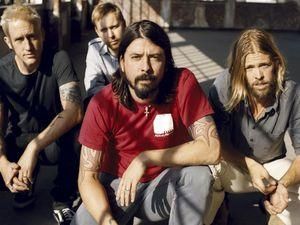 Foo Fighters отправляются в гастроли по гаражам Foo Fighters отправляются в гастроли по гаражам