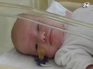 Закарпаття: 2 французів намагались незаконно вивезти двох немовлят Закарпаття: 2 французів намагались незаконно вивезти двох немовлят