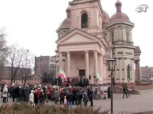 В Днепропетровске вышли в защиту органного зала