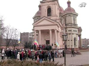 В Днепропетровске вышли в защиту органного зала