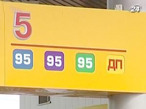 Нефтетрейдеров будут штрафовать за некачественный бензин Нефтетрейдеров будут штрафовать за некачественный бензин
