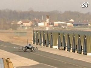 Американський винищувач зазнав аварії у Лівії Американський винищувач зазнав аварії у Лівії