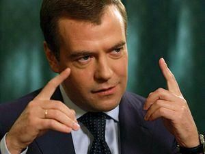 Медведев: Россия готова стать посредником в урегулировании конфликта в Ливии