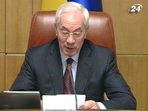 Азаров строго предупредил Табачника из-за протестов учителей