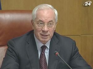 Азаров: Доходи українців зростають Азаров: Доходи українців зростають