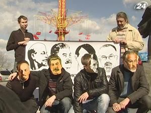 Націонал-патріоти: Пам`ятники диктаторам псують імідж України