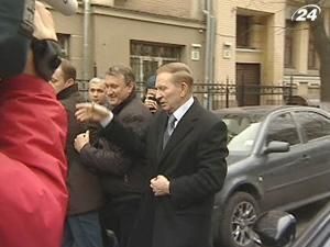 Кучма снова общается со следователями в Генпрокуратуре Кучма снова общается со следователями в Генпрокуратуре