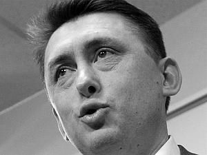 Мельниченко їде на зустріч з Кучмою в Генпрокуратуру Мельниченко їде на зустріч з Кучмою в Генпрокуратуру