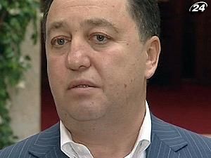 Колишній БЮТівець Олександр Фельдман отримав партквиток Партії регіонів Колишній БЮТівець Олександр Фельдман отримав партквиток Партії регіонів