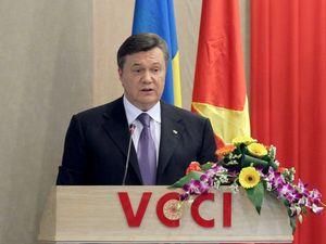 Янукович призывает вьетнамских бизнесменов инвестировать в Евро-2012  - 26 марта 2011 - Телеканал новин 24