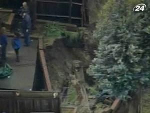 Зсуви ґрунту загрожують будинкам у Каліфорнії Зсуви ґрунту загрожують будинкам у Каліфорнії