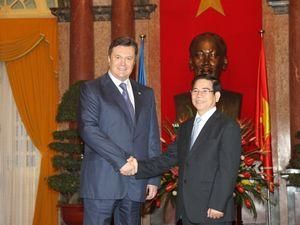 Янукович хоче посилити економічну співпрацю із В'єтнамом