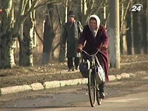 На Донеччині міліціонер збив на смерть жінку і втік з місця аварії На Донеччині міліціонер збив на смерть жінку і втік з місця аварії