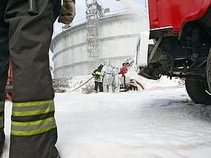 В Уфі горить нафтопереробний завод