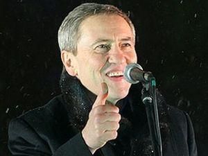 Команда Черновецького пороздавала землі на 70 мільярдів Команда Черновецького пороздавала землі на 70 мільярдів