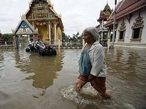 Таїланд: 8 осіб загинуло і майже 300 тисяч постраждали внаслідок повені Таїланд: 8 осіб загинуло і майже 300 тисяч постраждали внаслідок повені