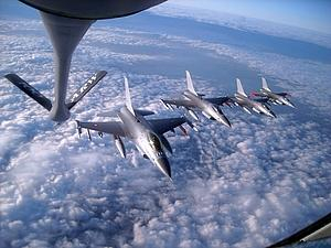 Самолеты НАТО обеспечивают бесполетную зону над Ливией 