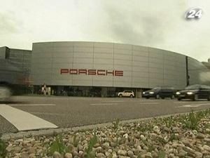 Porsche продаст акции на 5 млрд. евро, чтобы покрыть долги Porsche продаст акции на 5 млрд. евро, чтобы покрыть долги