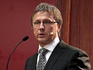 Банкір: Потрібно стимулювати вивчення англійської, а не акцентувати увагу на статусі російської Банкір: Потрібно стимулювати вивчення англійської, а не акцентувати увагу на статусі російської