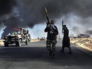 У Лівії проурядові війська призупинили наступ повстанців